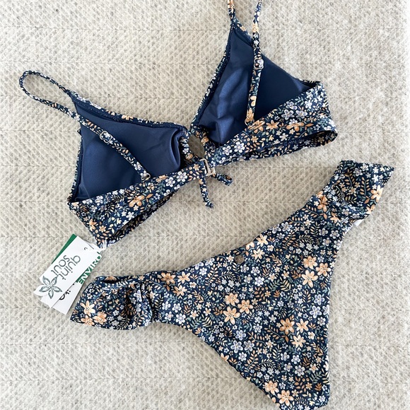 Quinte Soul Juno Beach Ruffled 2 Piece Reversible Floral Bikini Size Large - Picture 3 of 10